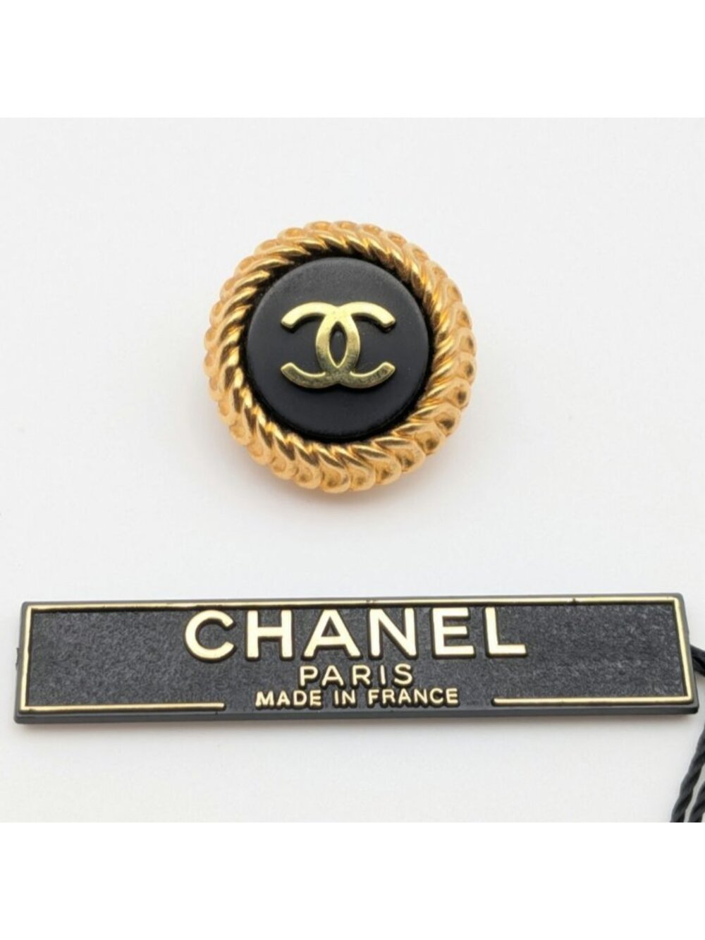 Chanel Single Earrings CC Logo Gold Black Round 95A Vintage